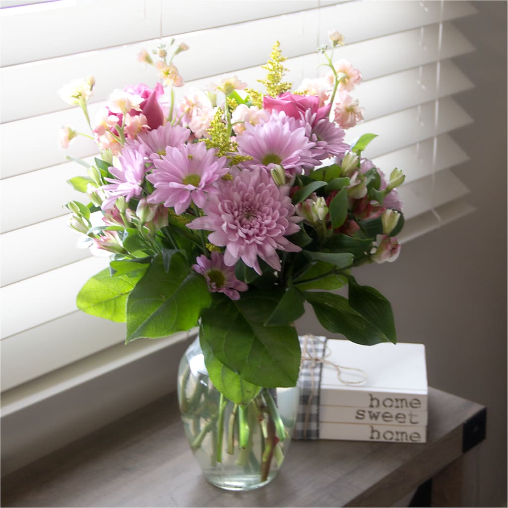 Pastel Tradition - A Florist Original – Micaelas Flowers And Gifts, Tulsa OK