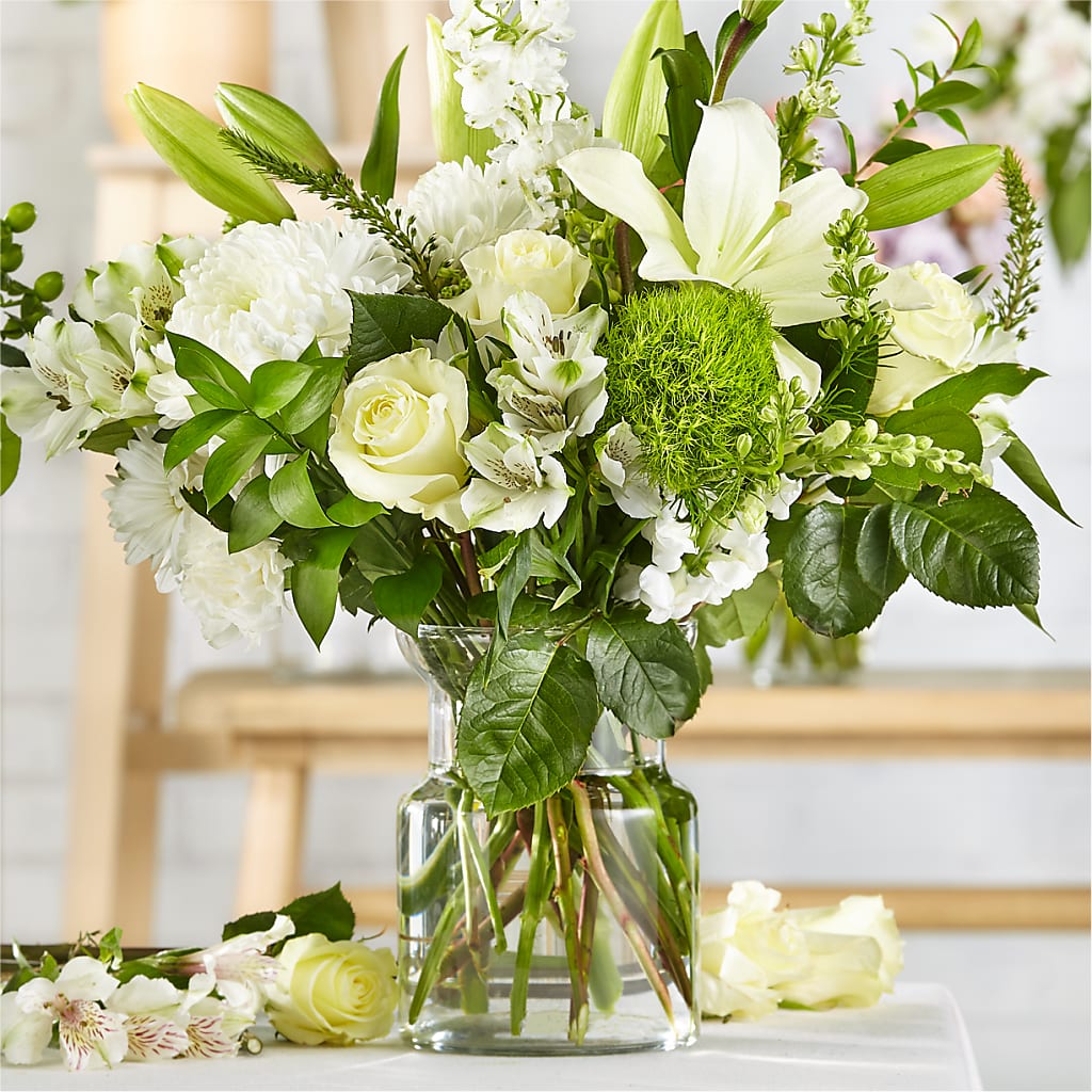 Classic Ivory – A Florist Original – Micaelas Flowers And Gifts, Tulsa OK
