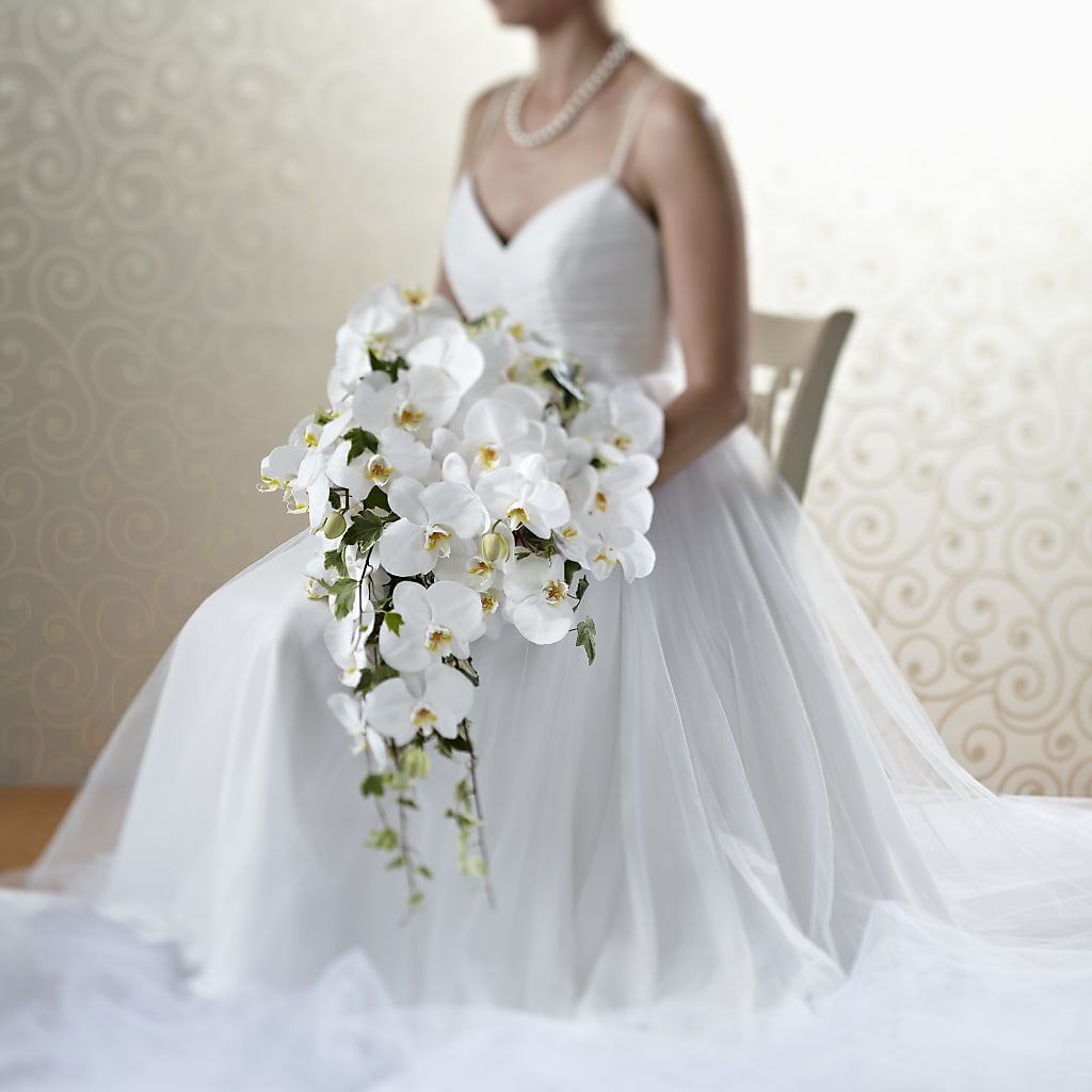 Classic White Bouquet – Micaelas Flowers And Gifts, Tulsa OK